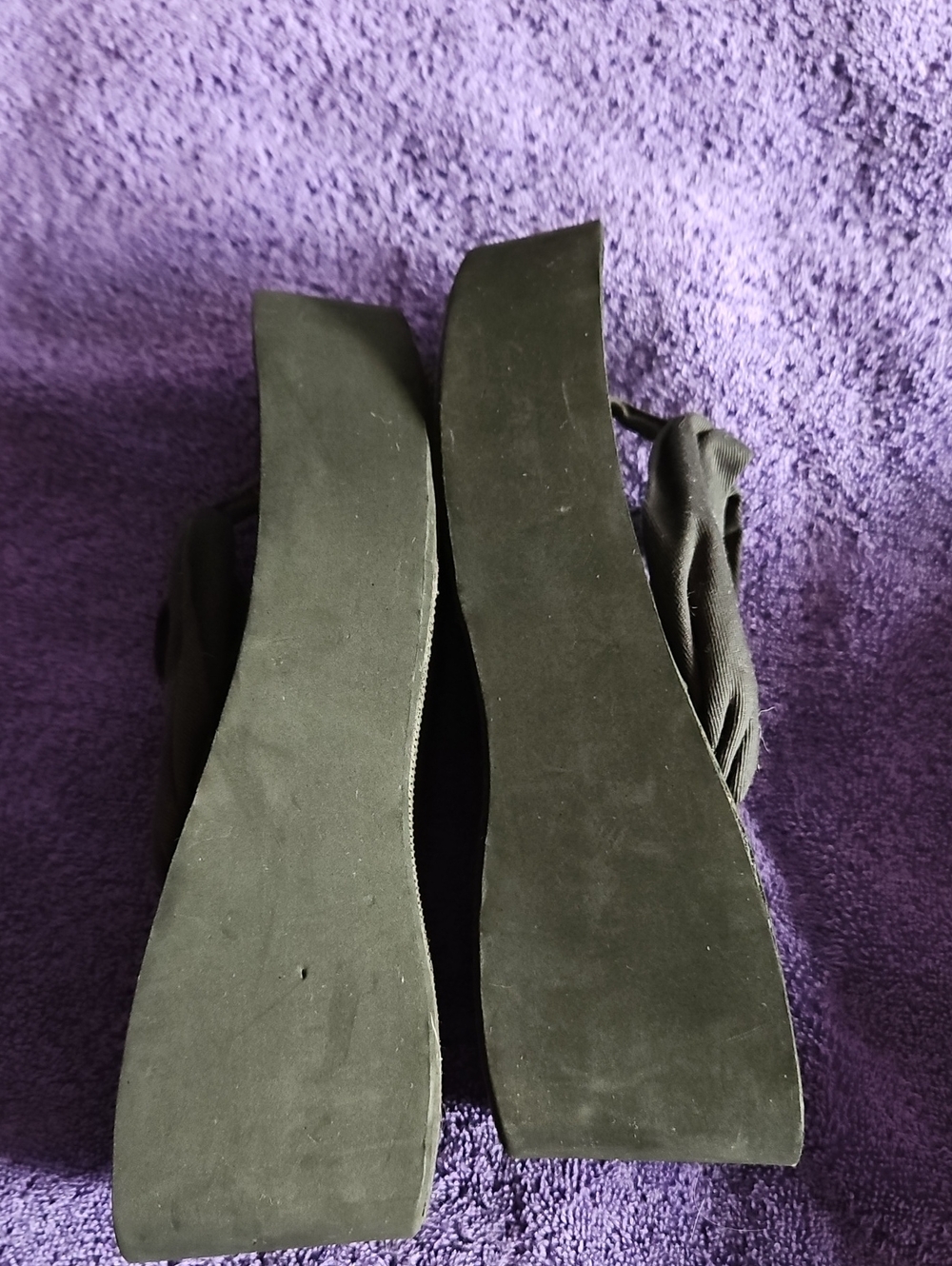 2 Pair Colin Stuart Flip Flop Heels Size 7 Black And Yellow Pair - Picture 6 of 9